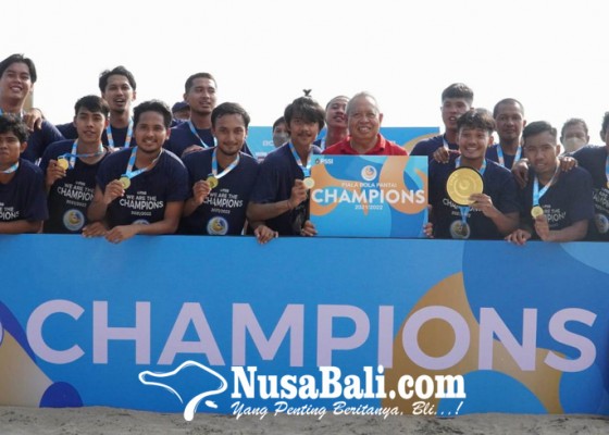 Nusabali.com - kalahkan-ntt-di-final-bali-b-juara-piala-bola-pantai
