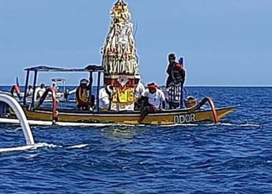 Nusabali.com - mesin-perahu-mati-krama-mulang-pakelem-panik