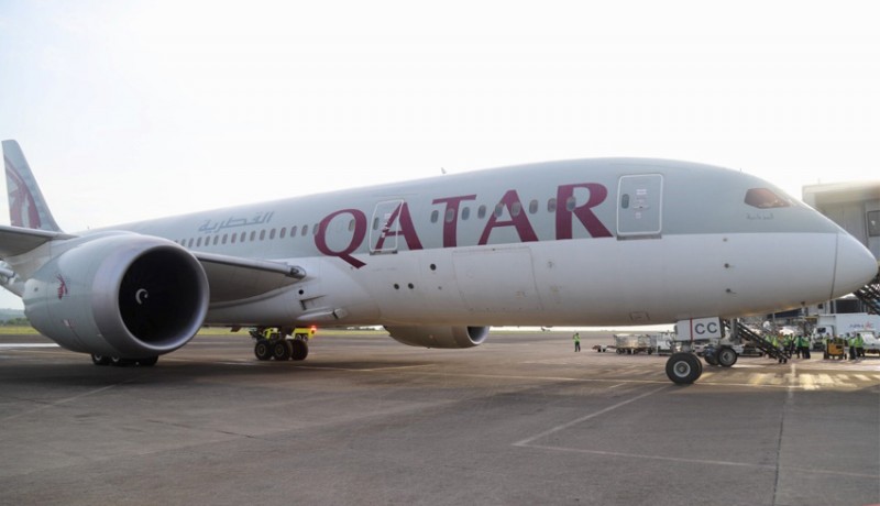 www.nusabali.com-kabar-baik-qatar-airways-mendarat-perdana-ke-bali-bawa-222-penumpang