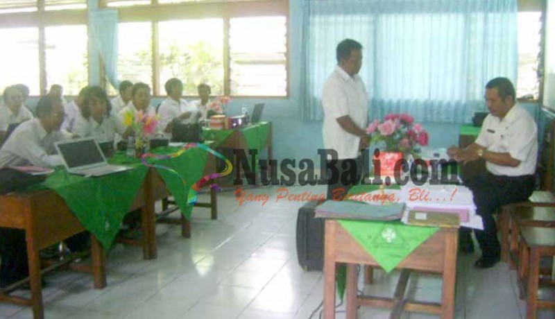 www.nusabali.com-validasi-dana-bos-di-bangli-215-kepala-sekolah-diperiksa