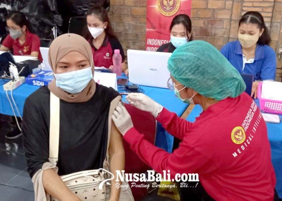 Nusabali.com - 1000-warga-hadiri-vaksinasi-booster