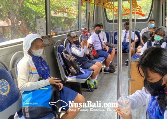 Nusabali.com - bus-sekolah-di-denpasar-kembali-beroperasi-sehari-layani-378-siswa