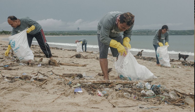 www.nusabali.com-pahlawan-samudera-komunitas-pengumpulan-plastik-selamatkan-lautan