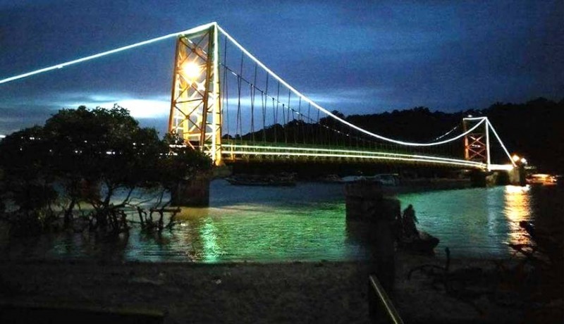 www.nusabali.com-jembatan-kuning-makin-jadi-ikon-wisata