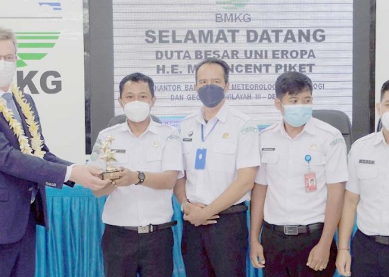 Nusabali.com - peneliti-bbmkg-denpasar-raih-european-union-star-award