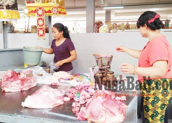 Nusabali.com - pedagang-dan-peternak-babi-belum-terguncang