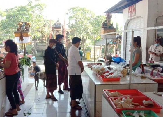 Nusabali.com - camat-dentim-pantau-pasar-tradisional