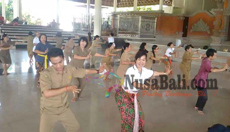 www.nusabali.com-tari-kolosal-rejang-renteng-diciutkan-menjadi-800-penari