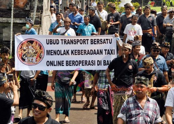Nusabali.com - lagi-penolakan-taksi-online
