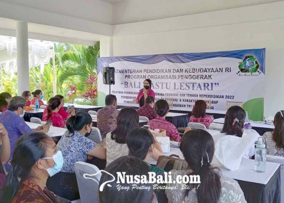 Nusabali.com - guru-dari-100-sd-di-denpasar-ikuti-pelatihan-lingkungan-hidup