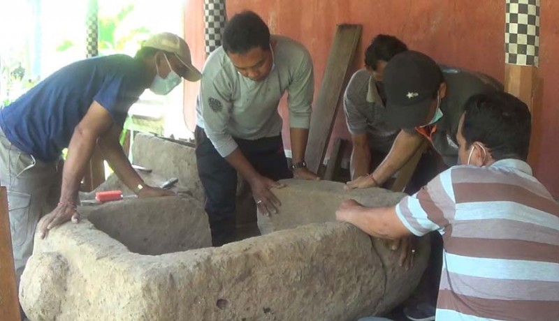 www.nusabali.com-rusak-parah-sarkofagus-di-museum-buleleng-dikonservasi