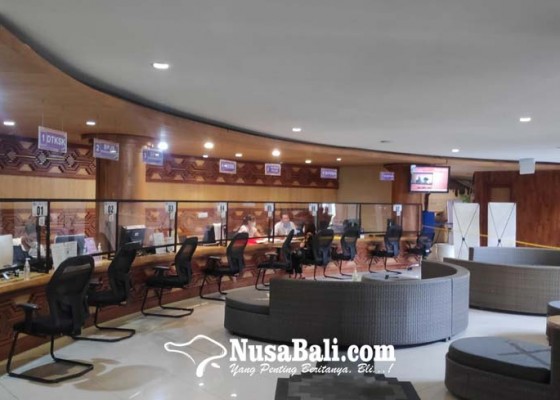 Nusabali.com - warga-tetap-urus-perizinan-dan-adminduk