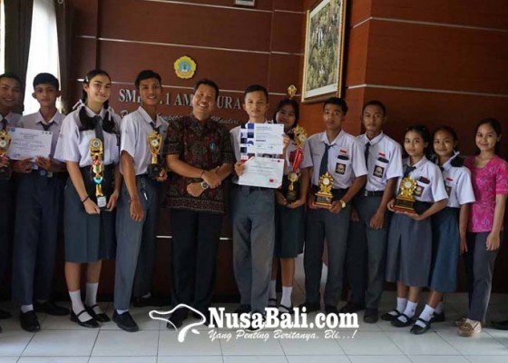 Nusabali.com - smkn-1-amlapura-koleksi-8-juara-di-akhir-semester