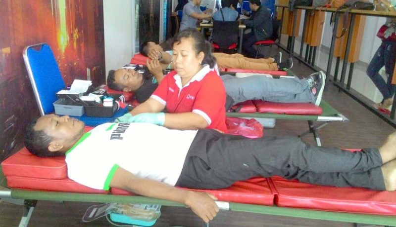 www.nusabali.com-jurnalis-28-aksi-sosial-donor-darah