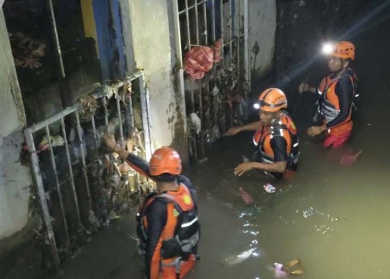 Nusabali.com - penjaga-dam-tukad-yeh-aya-tewas-terseret-banjir