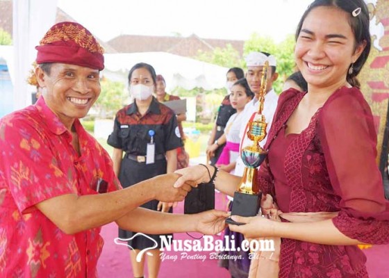 Nusabali.com - smkn-amlapura-apresiasi-siswa-dan-guru-berprestasi