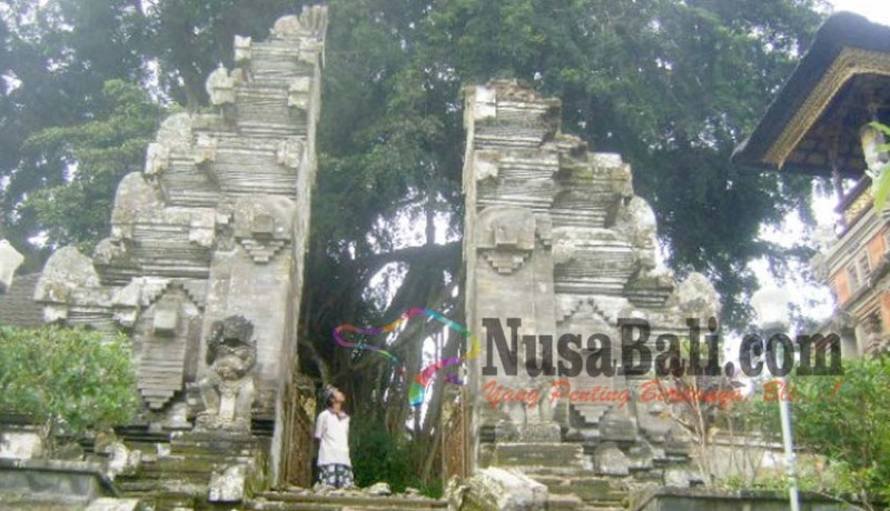 www.nusabali.com-candi-bentar-pura-kehen-bangli-rusak-akibat-gempa-bumi