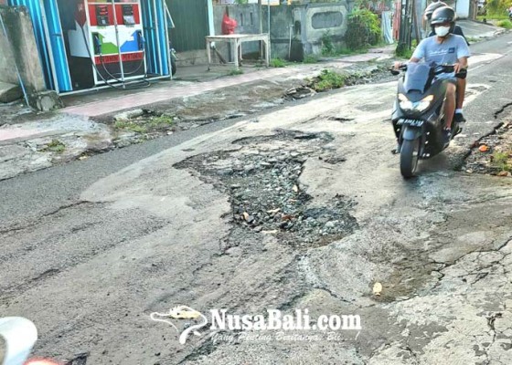 Nusabali.com - jalan-sambangan-rusak-parah