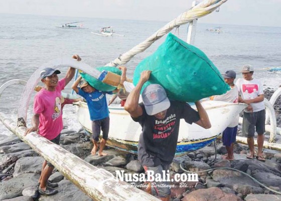 Nusabali.com - nelayan-nihil-ikan-buruh-tanpa-upah
