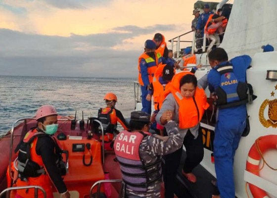 Nusabali.com - kapal-mati-mesin-penumpang-dievakuasi