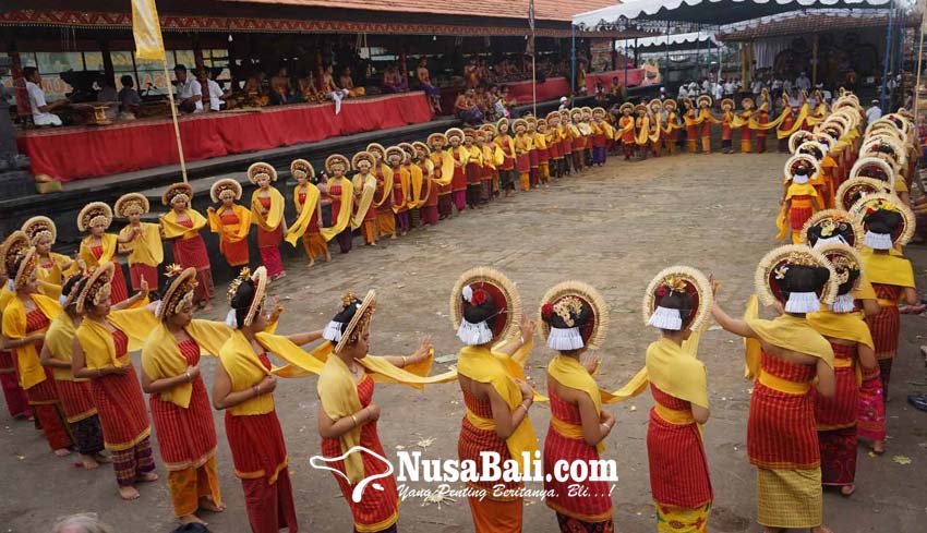 www.nusabali.com-tampilkan-tari-rejang-deha-diikuti-97-orang-penari