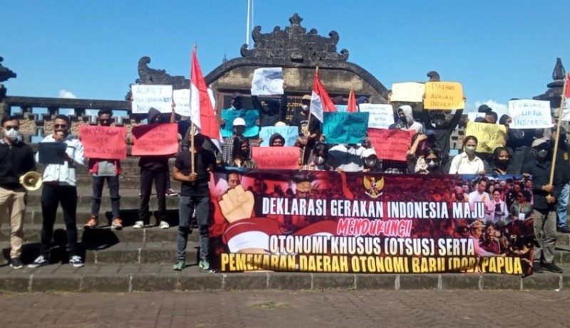 www.nusabali.com-gelar-aksi-damai-di-denpasar-gerakan-indonesia-maju-dukung-otsus-papua
