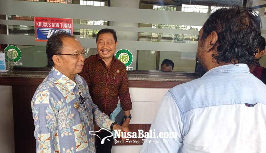 www.nusabali.com-gubernur-koster-tinjau-kantor-samsat-di-denpasar-dan-badung