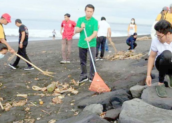 Nusabali.com - pemuda-demokrat-klungkung-gelar-aksi-peduli-lingkungan