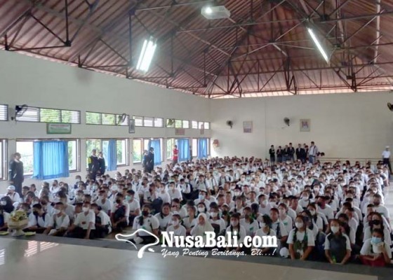 Nusabali.com - tahun-ajaran-baru-dimulai-smasmk-gelar-mpls