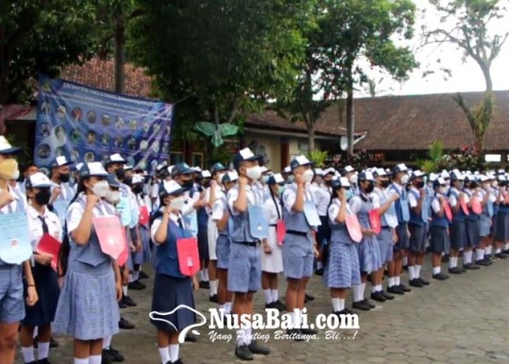 Nusabali.com - siswa-baru-sman-1-amlapura-ikut-tes-iq