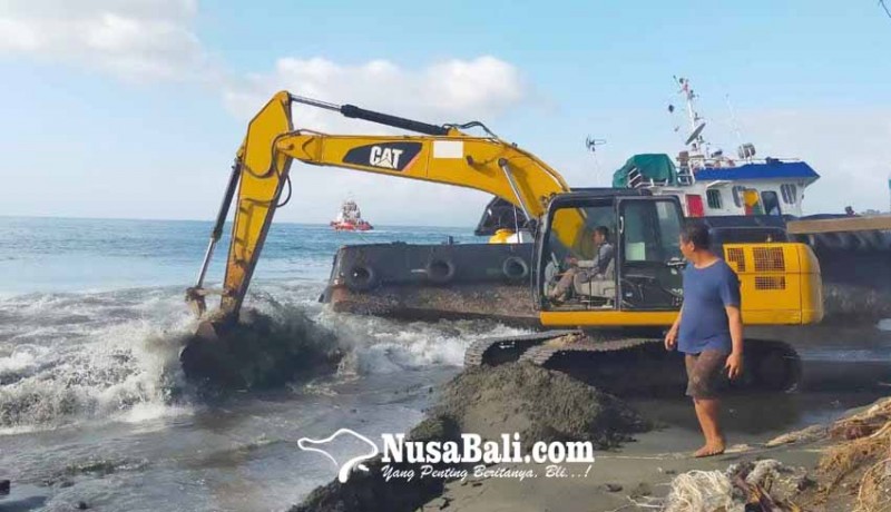 www.nusabali.com-tugboat-tenggelam-di-pantai-banjar-tanah-ampo