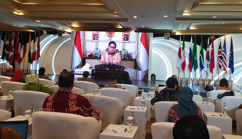 www.nusabali.com-leaders-insight-fekdi-2022-masyarakat-siap-digital-menuju-visi-indonesia-2045