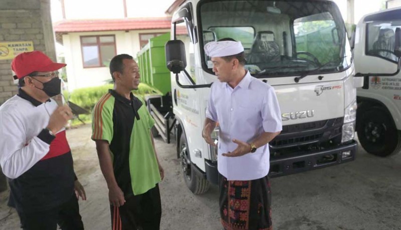 www.nusabali.com-dlhp-klungkung-tambah-2-truk-sampah