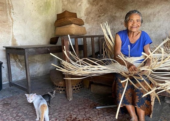 Nusabali.com - kerajinan-bambu-warisan-turun-temurun-warga-sidetapa-kecamatan-banjar-buleleng