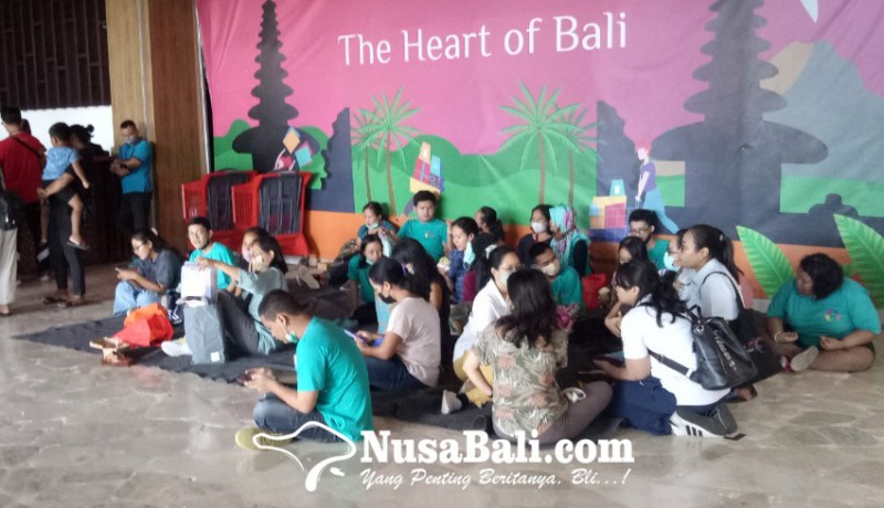www.nusabali.com-festival-anak-denpasar-anak-difabel-dan-orangtua-ikuti-lomba-parenting-menghias-kaleng