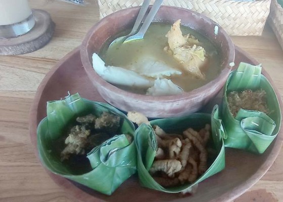 Nusabali.com - pesor-hidangan-khas-beratan-buleleng-yang-disajikan-saat-ulian-kini-tersedia-di-resto