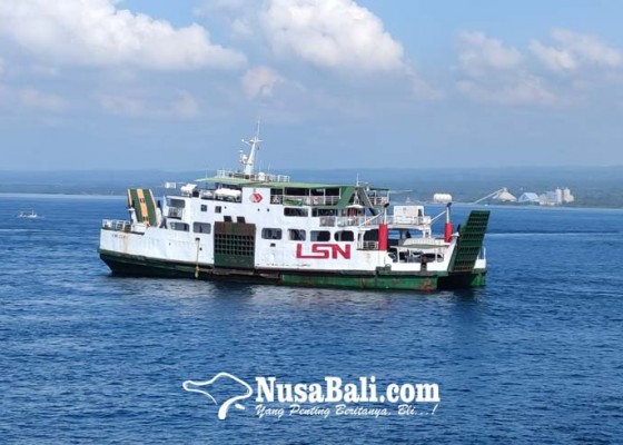 Nusabali.com - penyeberangan-selat-bali-ditutup-40-menit