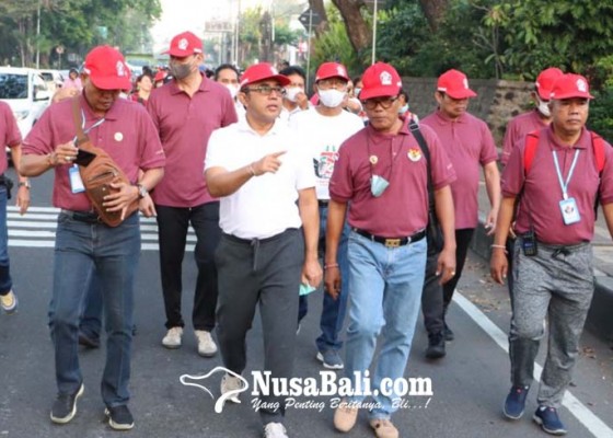 Nusabali.com - perayaan-hut-ke-75-koperasi-diisi-jalan-sehat-dan-donor-darah