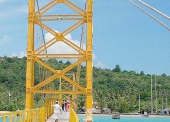 Nusabali.com - jembatan-kuning-nusa-lembongan-ditutup-24-jam