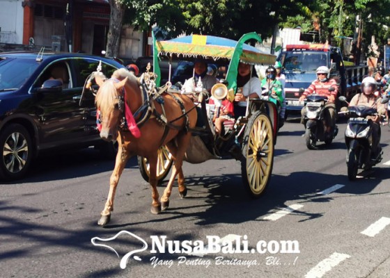 Nusabali.com - asyiknya-city-tour-di-kota-denpasar-naik-dokar