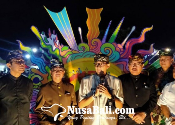 Nusabali.com - sandiaga-uno-buka-sanur-village-festival-2022