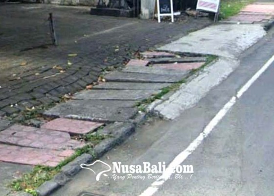 Nusabali.com - drainase-di-jalan-raya-kuta-dikeluhkan