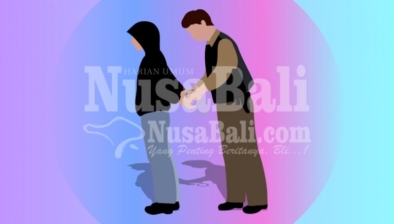 www.nusabali.com-polisi-sita-buku-jihad-golok-dan-anak-panah-dari-kamar-kos-terduga-teroris-kelahiran-bali