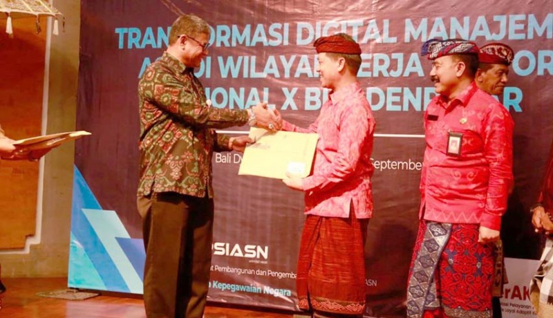 www.nusabali.com-klungkung-raih-penghargaan-bkn-award-2022