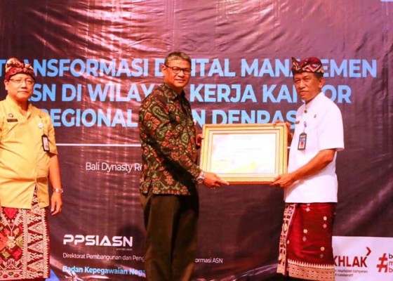 Nusabali.com - jembrana-raih-bkn-award-2022