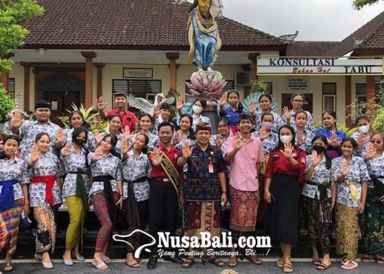 Nusabali.com - dinas-sosial-sosialisasikan-genre-di-smkn-1-amlapura