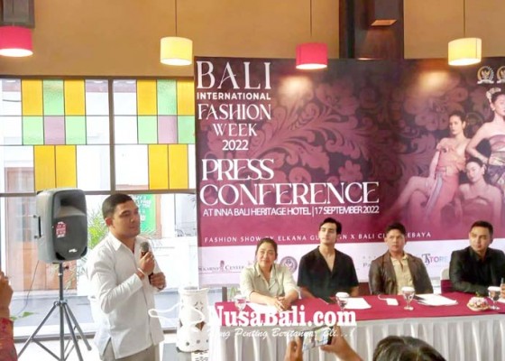 Nusabali.com - desainer-mancanegara-meriahkan-bali-international-fashion-week-2022