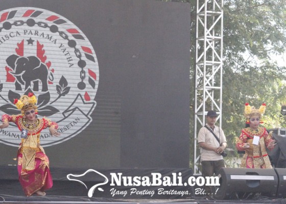 Nusabali.com - 40-penari-cilik-ramaikan-lomba-tari-condong-di-sabha-yowana-sesetan-festival
