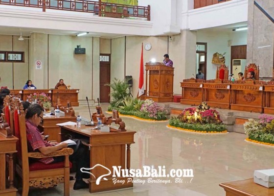 Nusabali.com - kenaikan-target-pajak-daerah-kurang-realistis