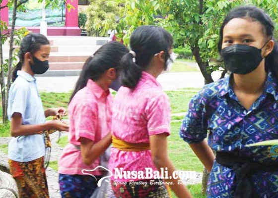 Nusabali.com - 9-siswa-smpn-2-amlapura-kena-sakit-mata